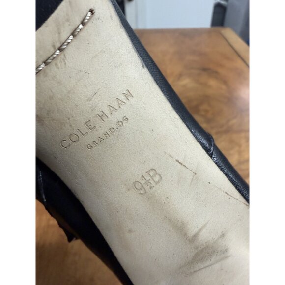 Cole Haan Women’s 9.5 Black Leather Kitten Heel Zip Ankle Boots Style D42371 - Picture 6 of 6